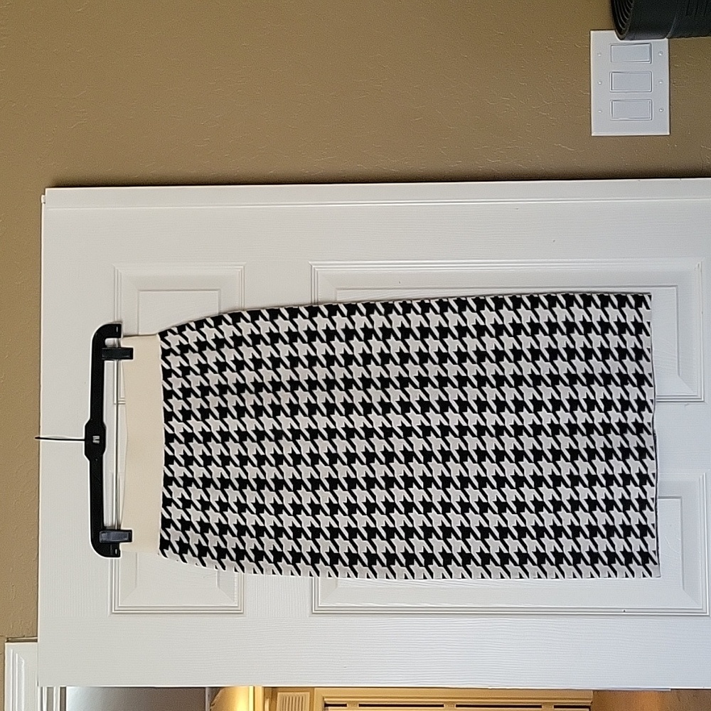 Byegreis Houndstooth pencil skirt
